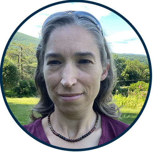 Elena Traister