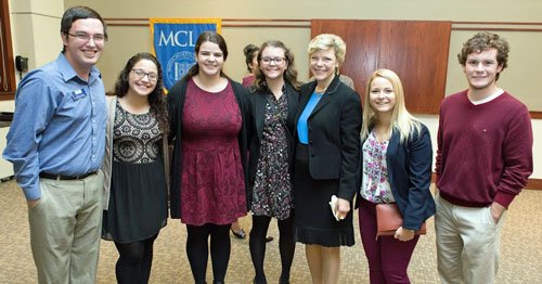 Cokie Roberts with students